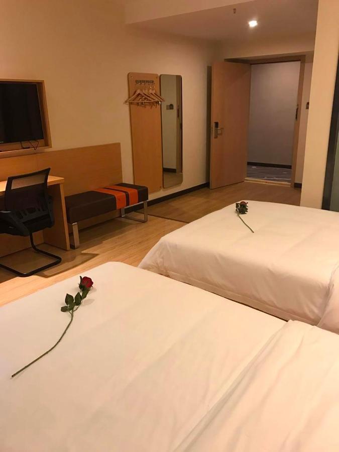 Отель 7 Days Premium Chongqing Jiangbei International Airport Branch Экстерьер фото